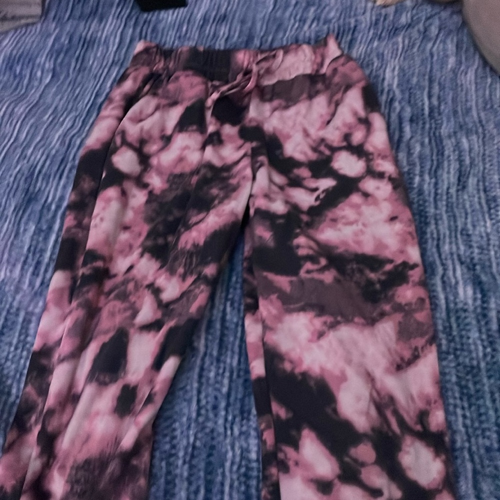 Tie dye cloud multicolor print